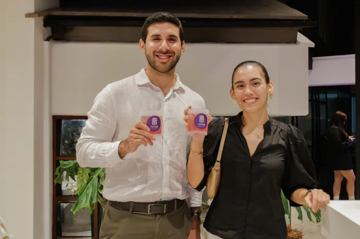 Invitados y equipo de TOTEM en el workshop De hacer marketing a crear marcas
