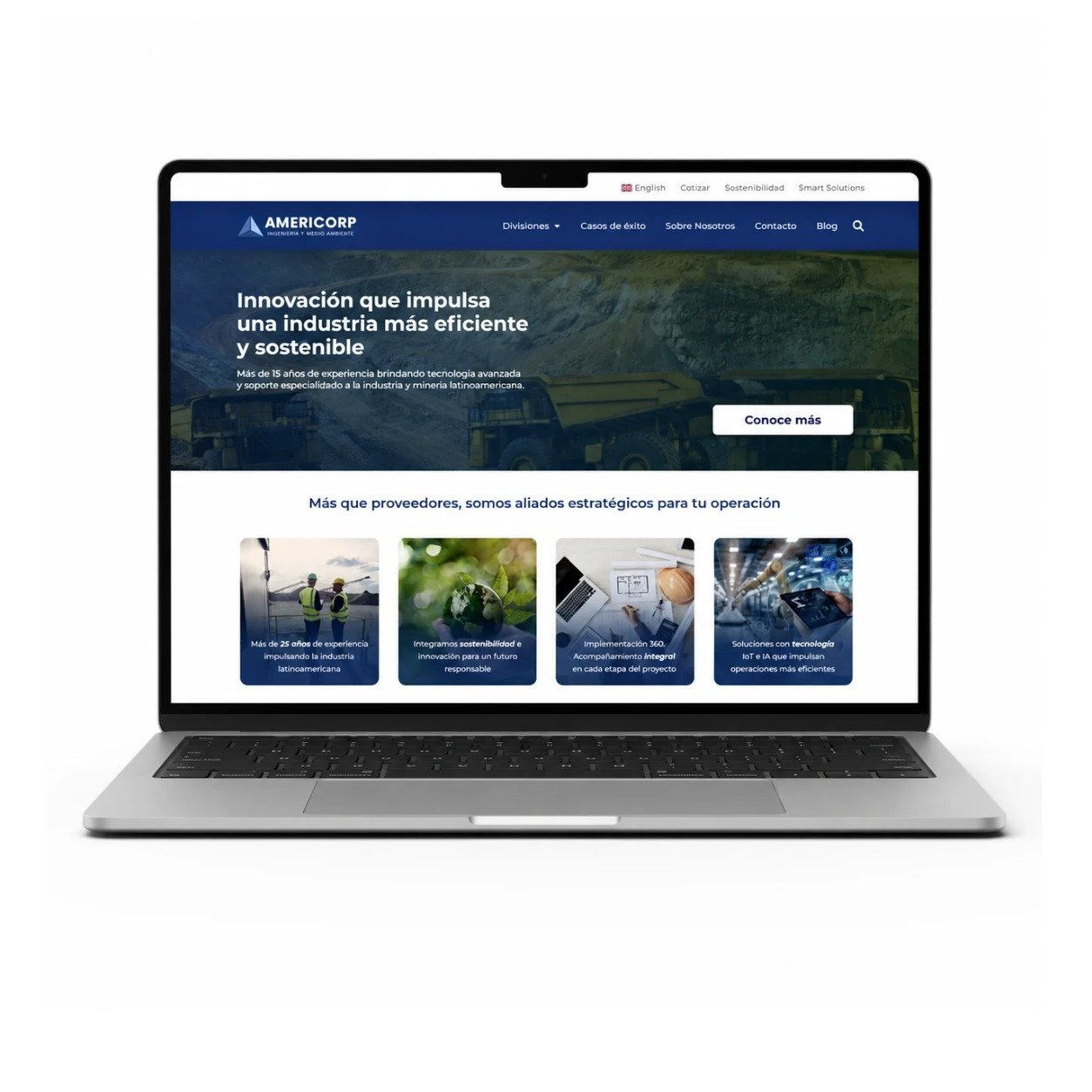 Página web de Americorp en un portátil, mostrando la portada con el titular de innovación y los cuatro bloques de propuesta de valor