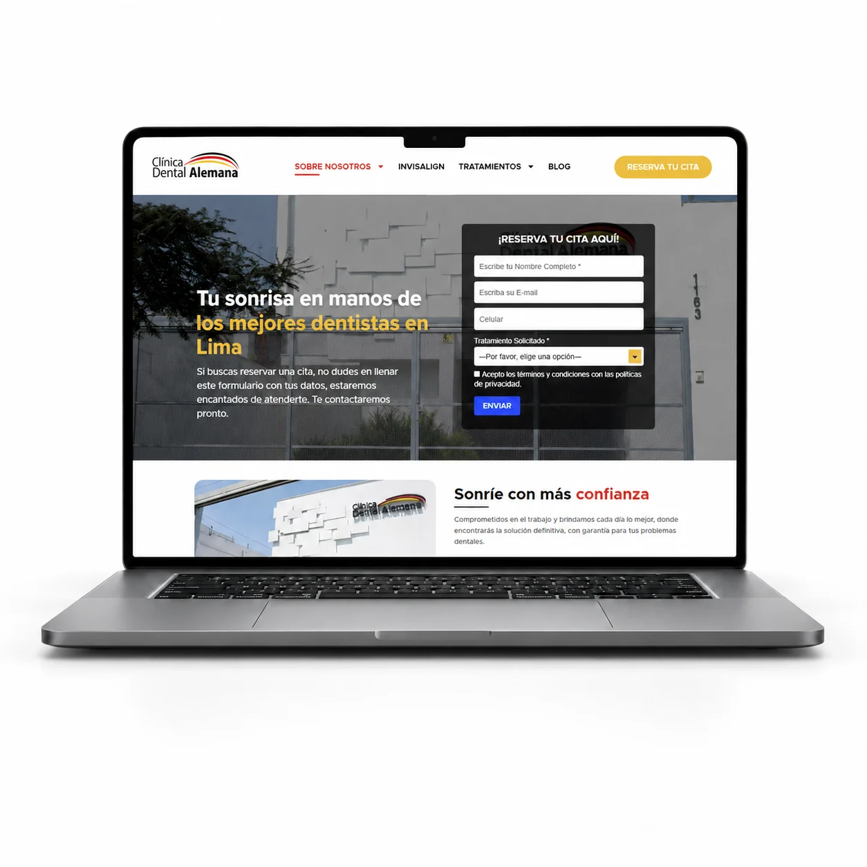 Sitio web de Clínica Dental Alemana con el formulario de reserva de cita sobre la portada